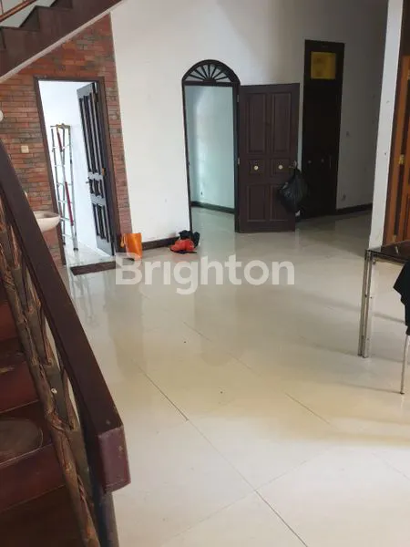 image RUMAH BESAR 2 LANTAI DEKAT MALL THE PARK DAN PAKUWON (6)