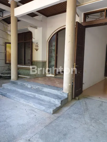 image RUMAH BESAR 2 LANTAI DEKAT MALL THE PARK DAN PAKUWON (8)