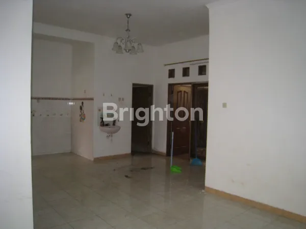 image DISEWAKAN RUMAH SIAP HUNI 2 KAMAR DI BABATAN PRATAMA, WIYUNG, SURABAYA (4)