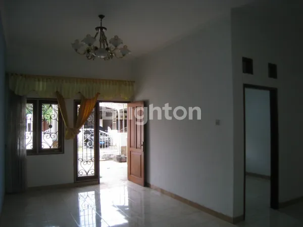 image DISEWAKAN RUMAH SIAP HUNI 2 KAMAR DI BABATAN PRATAMA, WIYUNG, SURABAYA (8)