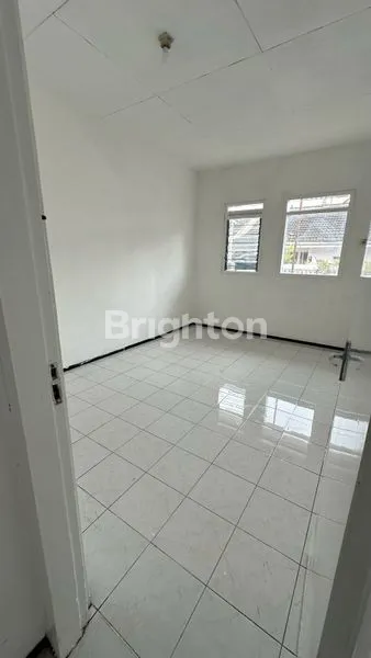 image RUMAH DENGAN 4 KAMAR DI TIDAR (7)