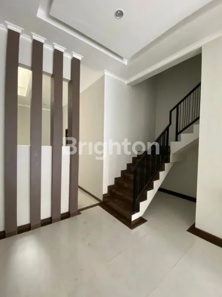 image BRAND NEW MINIMALIS 2 LANTAI RUNGKUT ASRI, SEBERANG UPN GUNUNG ANYAR (4)