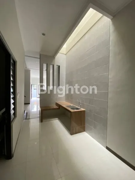 image BRAND NEW MINIMALIS 2 LANTAI RUNGKUT ASRI, SEBERANG UPN GUNUNG ANYAR (5)