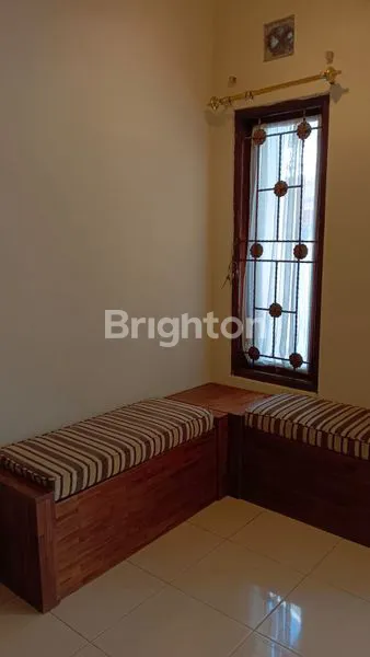 image RUMAH SIAP HUNI SEMI FURNISH DI PERUMAHAN CLUSTER SOLO BARU (4)