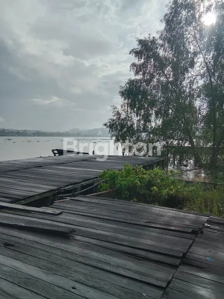 TANAH PINGGIR SUNGAI MAHAKAM