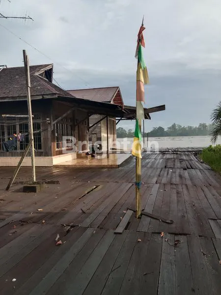 image TANAH PINGGIR SUNGAI MAHAKAM (2)