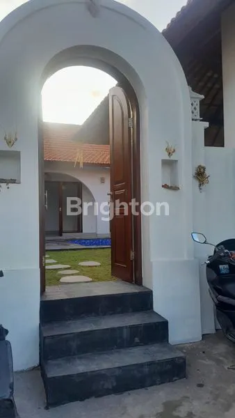 image HUNIAN NYAMAN DEKAT PANTAI SESEH BADUNG BALI (1)