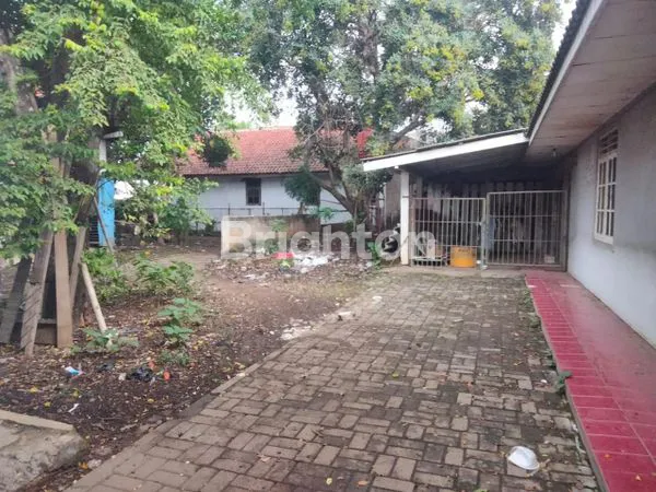 image TANAH DAN BANGUNAN DI KAWASAN KOMERSIL (2)