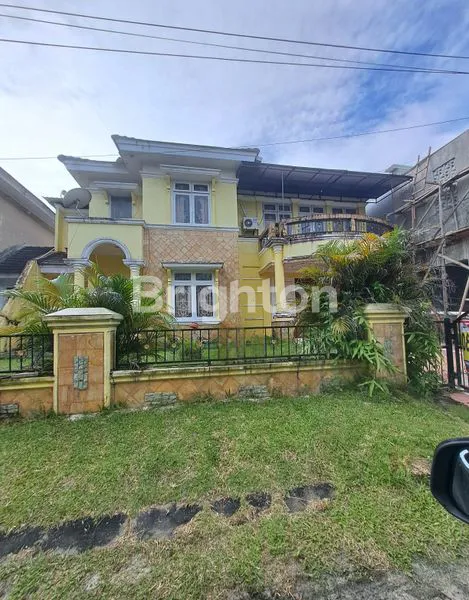 RUMAH DUA LANTAI SEMI FURNISH DI PERUMAHAN BALIKPAPAN BARU
