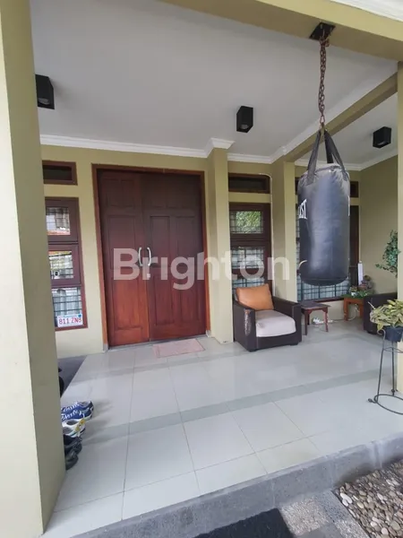 image RUNGKUT ASRI SELANGKAH DARI MERR SIAP HUNI MINIMALIS (2)