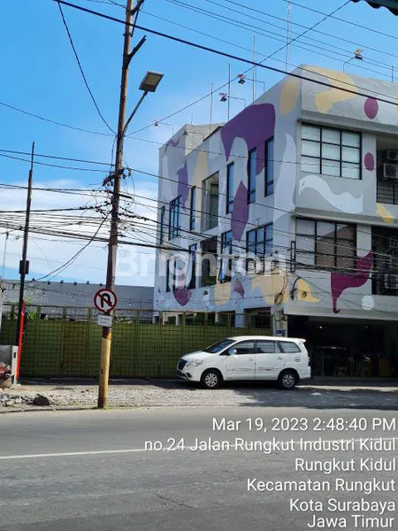 GEDUNG 4 LANTAI EX CAFE DAN RESTO RUNGKUT