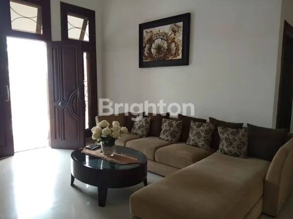 image RUMAH SIAP HUNI DI 0 JALAN RAYA PUCANG ANOM LOKASI STRATEGIS COCOK UNTUK KANTOR, ATAU TEMPAT USAHA (3)