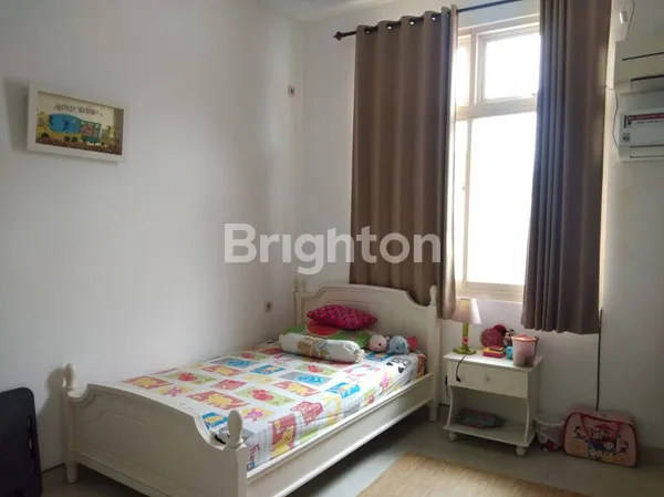 image RUMAH SIAP HUNI DI 0 JALAN RAYA PUCANG ANOM LOKASI STRATEGIS COCOK UNTUK KANTOR, ATAU TEMPAT USAHA (6)