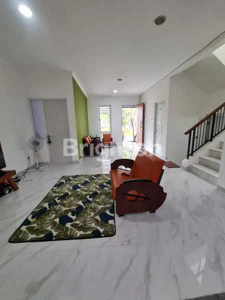 image SEWA RUMAH DALAM CLUSTER FAVORITE KOTA WISATA SEMI FURNISH (3)