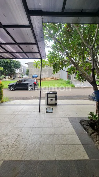 image SEWA RUMAH DALAM CLUSTER FAVORITE KOTA WISATA SEMI FURNISH (8)