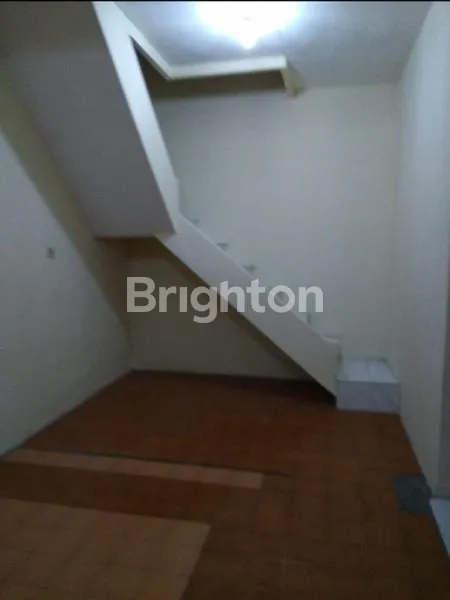 image RUMAH SOLOBARU HITUNG TANAH !! PASTI BEST DEAL LAH !! (3)