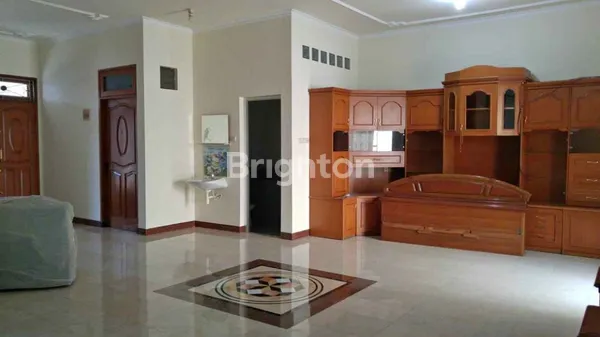 image ROW 3.5 MOBIL ONE GATE 2 LT SEPERTI BARU FURNISH. DHARMAHUSADA REGENCY,DHARMAHUSADA INDAH,WISMA PERMAI,SUTOREJO PRIMA SELATAN,MULYOSARI UTARA,BABATAN PANTAI,MANYAR KERTOADI,MANYAR KERTOARJO,KERTAJAYA INDAH,PAKUWON CITY PURI ASRI GRIYA ASRI,TAMAN MUTIARA (1)