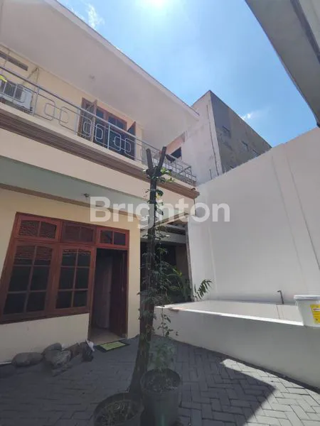 image RUKO 3 LANTAI DAN RUMAH DI BELAKANG RUKO SIAP PAKAI DEPAN NOL JALAN RAYA (7)