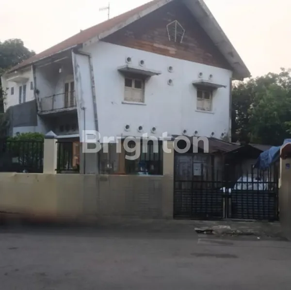 image TANAH DENGAN BANGUNAN HOOK SELANGKAH DARI JL KEMBANG KUNING (1)