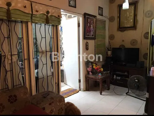 image RUMAH MODERN MINIMALIS SIAP HUNI DI W. MONGONSIDI SEMARANG (4)