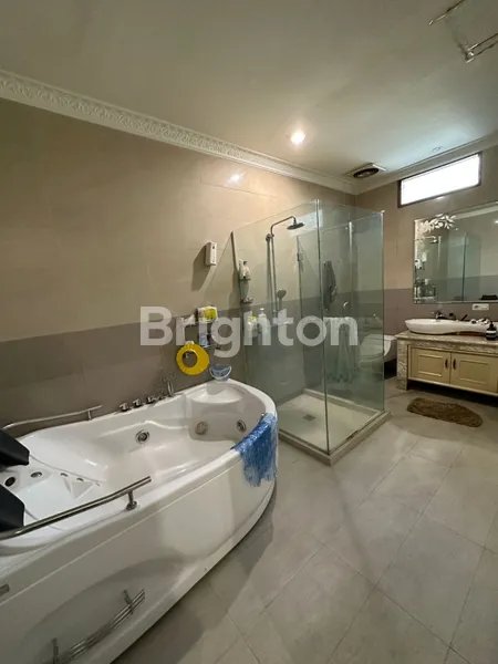 image RUMAH MEWAH LT 400 LB 700 DI MARGOREJO, SURABAYA (3)