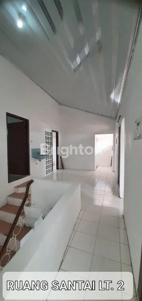 image RUMAH ASRI 2LT JALAN JALAK MADIUN (5)