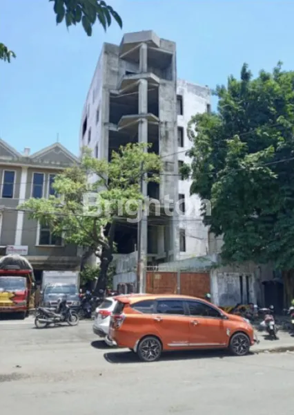 image BARANG LANGKA, GEDUNG 6 LANTAI DI JALAN MERAK SURABAYA UTARA COCOK UNTUK KANTOR (1)