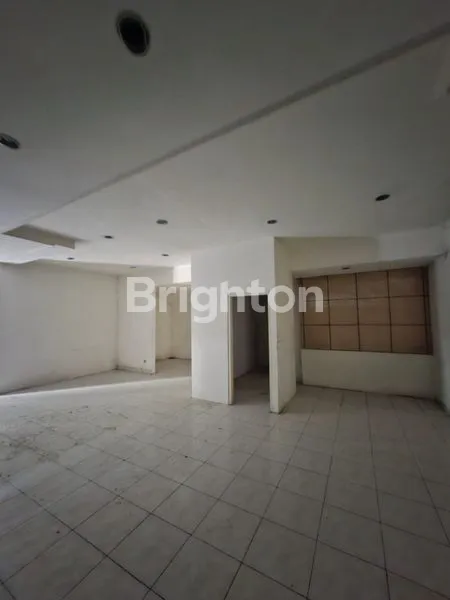 image DISEWAKAN TOKO LOKASI SANGAT STRATEGIS DI SUKAWATI - GIANYAR (3)