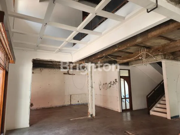 image RUMAH UNTUK USAHA DI KEBAYORAN BARU, JAKARTA SELATAN (2)