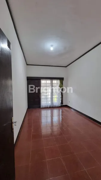 image RUMAH DI BANDUNG, LOKASI SURYALAYA BARAT BUAH BATU (5)