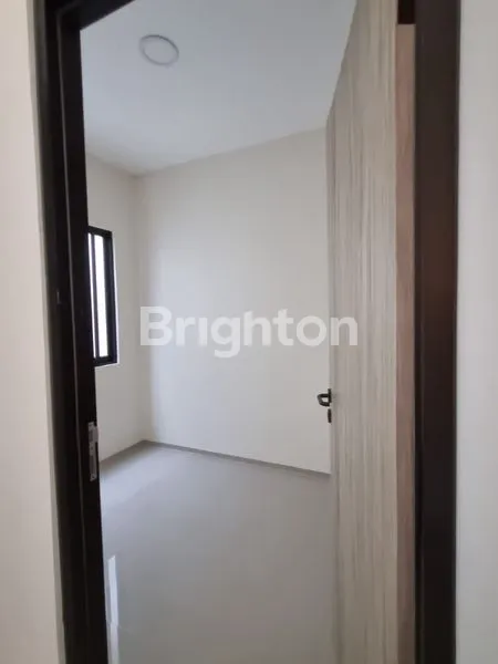 image RUMAH 2 LANTAI ALA CLASSIC MODERN READY BARU DAERAH RUNGKUT (8)