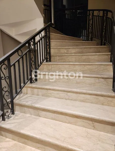 image GEDUNG BARU STRATEGIS 3 LANTAI DI DAGO BANDUNG (7)