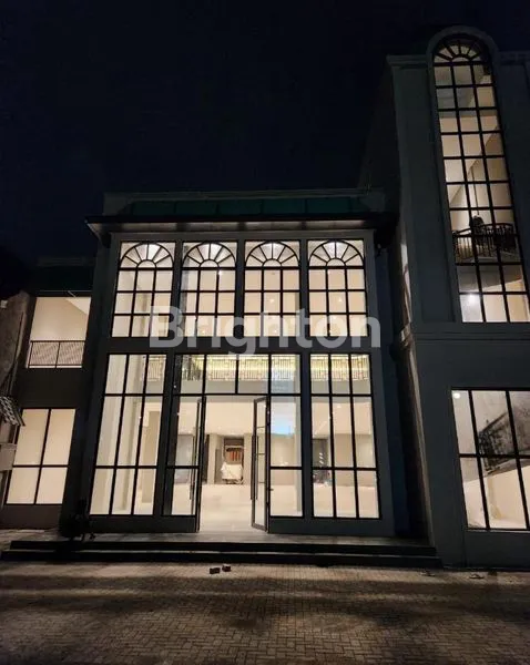 GEDUNG BARU STRATEGIS 3 LANTAI DI DAGO BANDUNG