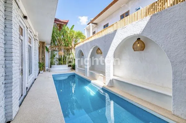 image DISEWAKAN VILLA MODERN DI TIBUBENENG BERAWA (1)