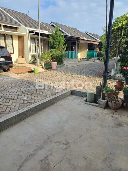 image RUMAH HOEK DI DALAM CLUSTER (2)