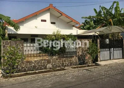 image RUMAH LAMA HITUNG TANAH, LOKASI STRATEGIS (1)