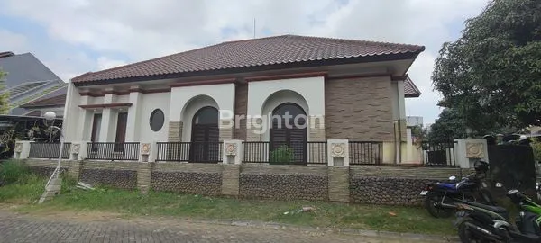 image DIJUAL RUMAH MEWAH DIKAWASAN ELIT PERMATA JINGGA  (2)