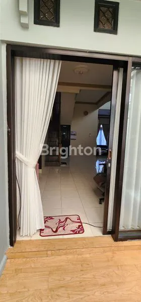 image RUMAH MODERN ALA AMERICAN DI TENGAH KOTA (2)