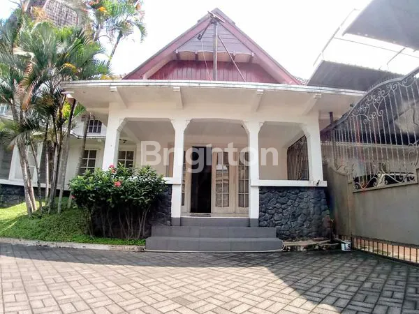image RUMAH MEWAH MODEL KOLONIAL DEKAT JALAN IJEN KOTA MALANG COCOK UNTUK GUEST HOUSE, BANK DAN RESTO (2)