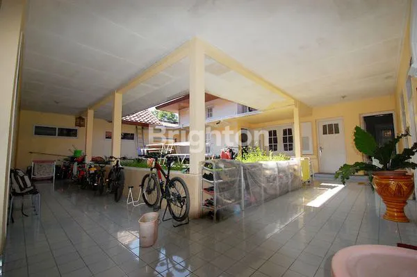 image RUMAH MEWAH MODEL KOLONIAL DEKAT JALAN IJEN KOTA MALANG COCOK UNTUK GUEST HOUSE, BANK DAN RESTO (3)