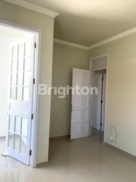 image RUMAH 2 LANTAI VILLA SENTRA RAYA CITRALAND DEKAT INTERNATIONAL VILLAGE ROYAL PARK TAMAN GAPURA (2)