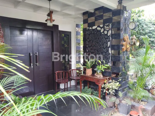 image RUMAH CUANTIK 3 LT KEMANG PRATAMA (2)
