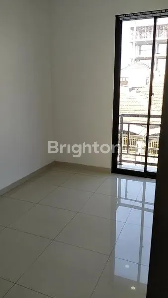 image RUMAH MEWAH 2LANTAI DAERAH LEBAK KENJERAN SURABAYA DESAIN MODERN  (7)