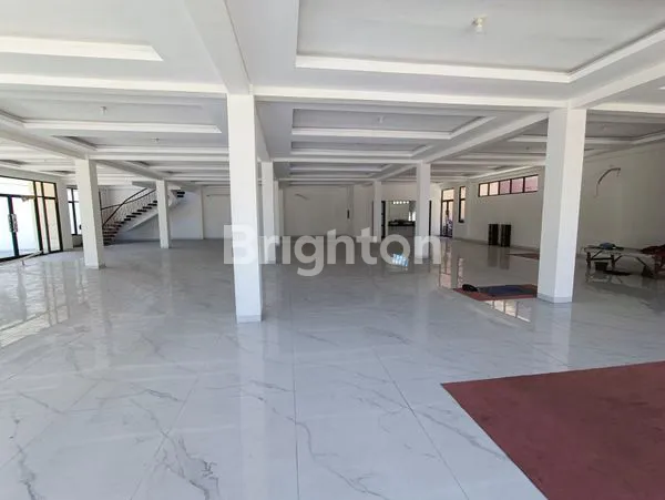 image GEDUNG DAERAH RUNGKUT COCOK UNTUK SHOWROOM, RUMAH MAKAN 2 LT NOL JALAN RAYA (3)