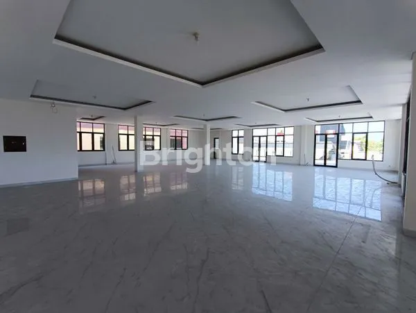 image GEDUNG DAERAH RUNGKUT COCOK UNTUK SHOWROOM, RUMAH MAKAN 2 LT NOL JALAN RAYA (6)
