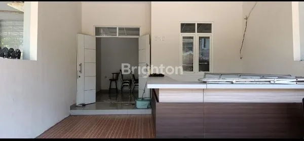 image RUMAH BARU 2 LANTAI SIAP HUNI, DI KUTISARI INDAH. DEKAT KAMPUS PETRA, SIWALANKERTO, JEMUR ANDAYANI, JEMUR SARI, KENDANGSARI, RUNGKUT SIER SURABAYA (2)