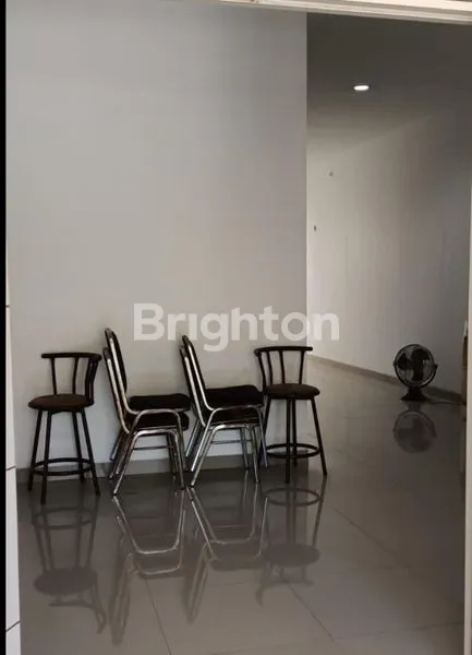 image RUMAH BARU 2 LANTAI SIAP HUNI, DI KUTISARI INDAH. DEKAT KAMPUS PETRA, SIWALANKERTO, JEMUR ANDAYANI, JEMUR SARI, KENDANGSARI, RUNGKUT SIER SURABAYA (5)