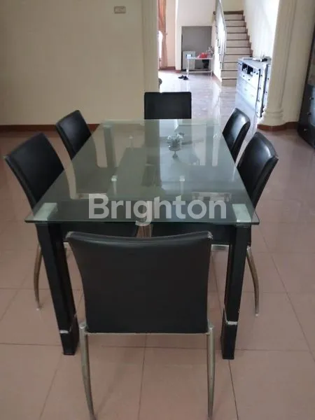 image RUMAH GAYA CLASIC MEDIT (4)