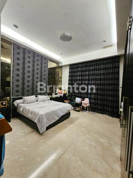 image RUMAH GRAHA FAMILY BLOK S ADA SWIMMING POOL DEKAT CLUBHOUSE, TOL, PUSAT BISNIS DAN KOMERSIAL (8)