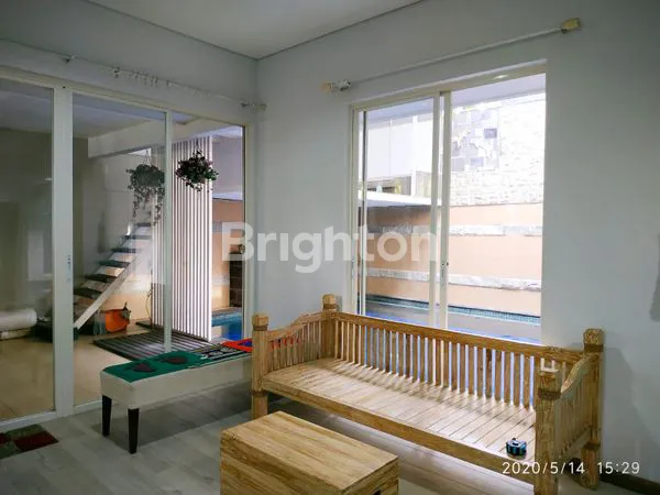 image FOREST MANSION WITH POOL (2)